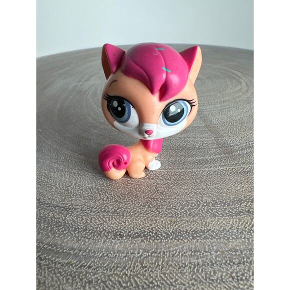 Littlest Pet Shop LPS Sugar Sprinkles Cupcake Cat #3822 Figure Toy - Picture 1 of 6